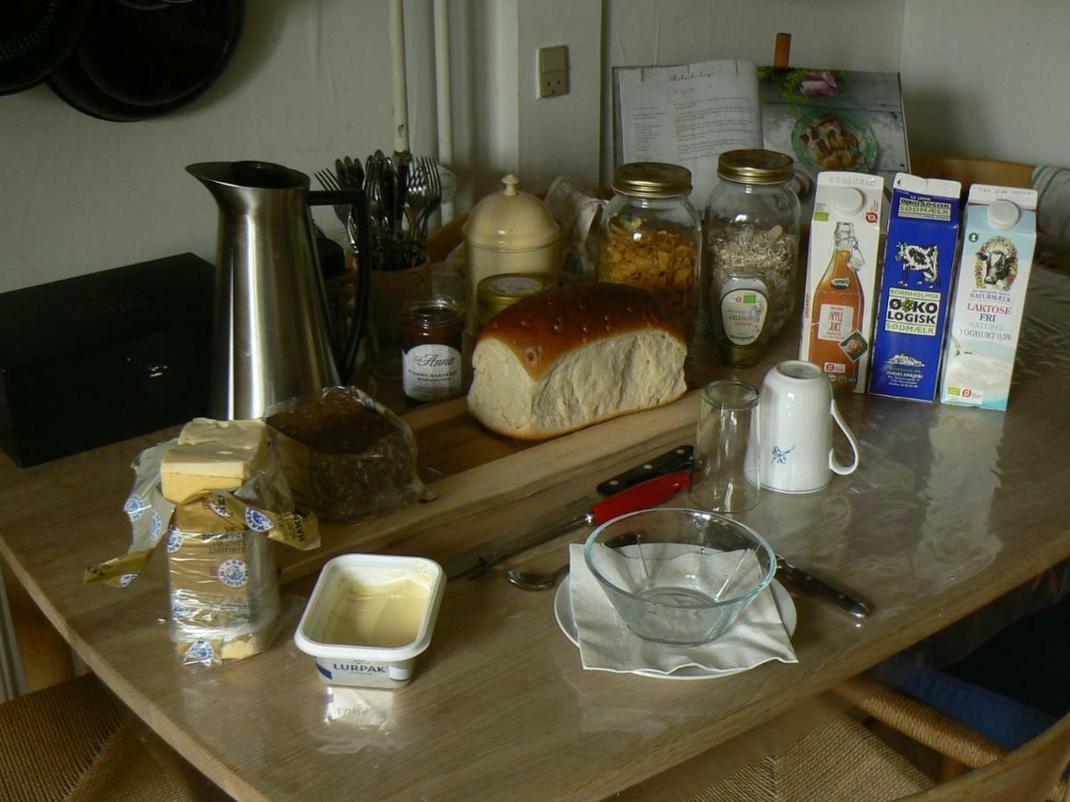 Aakirkeby Bed And Breakfast Extérieur photo